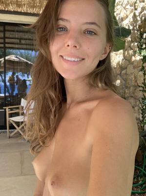Stunning Amateur Model Katya Naked Photoshoots