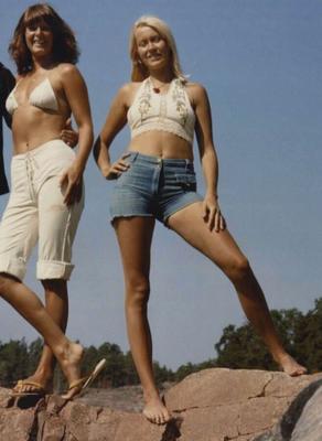 März Vintage Retro- und Polaroid-Hot-Shorts