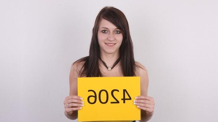 Czechcasting sujeto de escaneo frontal completo del cuerpo