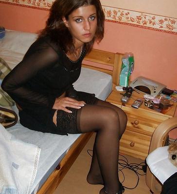 Hungarian girl abandoned by the side of the internet