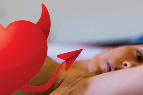 Magda / Jenny / Moonsfairy / Sele - Desnuda en la cama