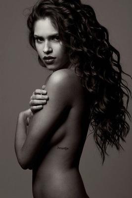 Latin beauty Juliana Herz (nn)