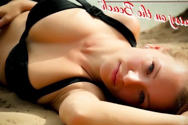 Daisy van Heyden – Am Strand