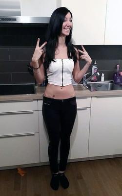 Young teens cameltoe