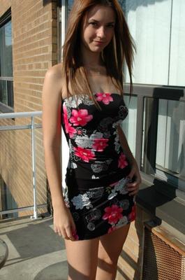 Spunkyangels Amy en robe à fleurs