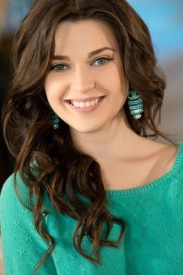 Serena Wood - Pillow Play
