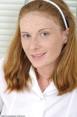 Allison Wyte - Colegiala