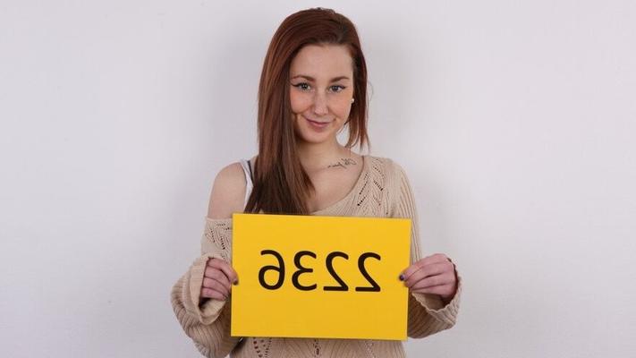 *Czechcasting-Subjekt mit Ganzkörper-Frontalscan