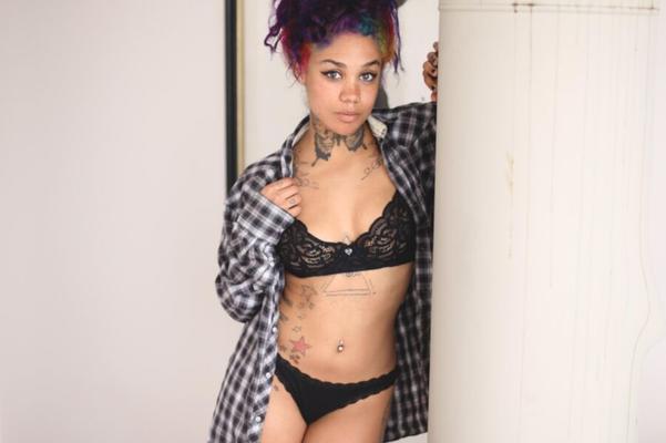 Suicide Girls - Letra - Morning Brew
