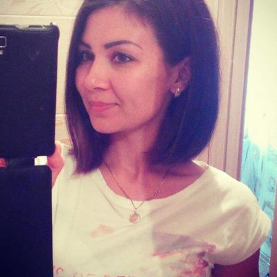 Rosa confió en alguien sus selfies desnuda. 