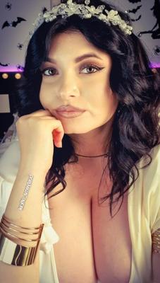 Ema - Busty Goddess