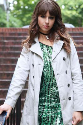 Emelie superbe mannequin brune