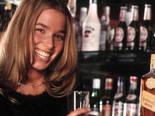 Claire Cass – Bar