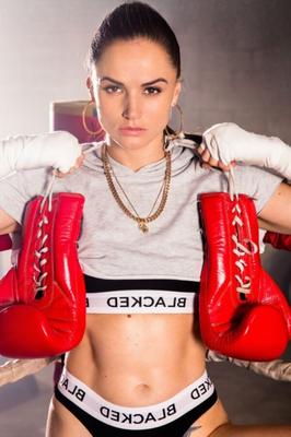 Tori Black sube al ring