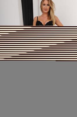 Sammi Tye montre ici de nouveaux gros seins