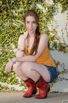 Olivia Pelton - En Barnyard Way - Zishy