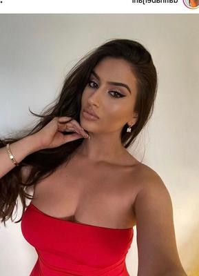 Insta puta no desnuda dafinaberjani