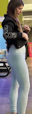 Urban Air Sighting - Petite Brunette Milf w/Light Green Leggings