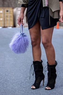 Mujeres de ébano con tacones