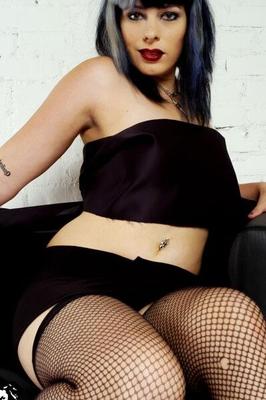 Suicide Girls - Silencia - Fiesty