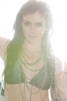 Ashlyn Rae toda mojada