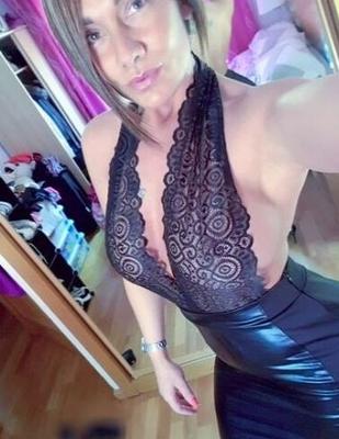 Some Elegant Adry Photos