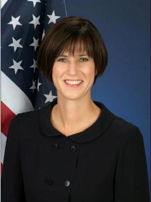 Love jerking off to conservative Mimi Walters