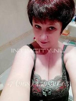 x-Elegant non-nude Russian prostitute