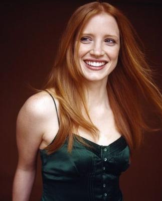 Jessica Chastain barfüßiges Hippie-Mädchen