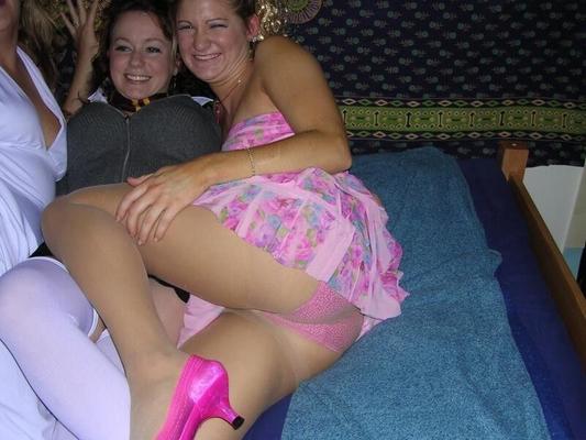 panties under pantyhose