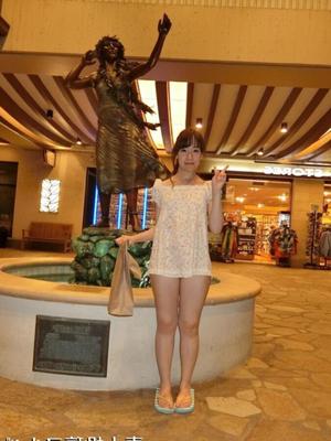 Esposa nudista amateur japonesa kana - desnuda en el vestíbulo del hotel