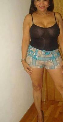 brunette amateur mature non nude