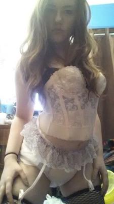 I would like to be a woman and wear clothes like this