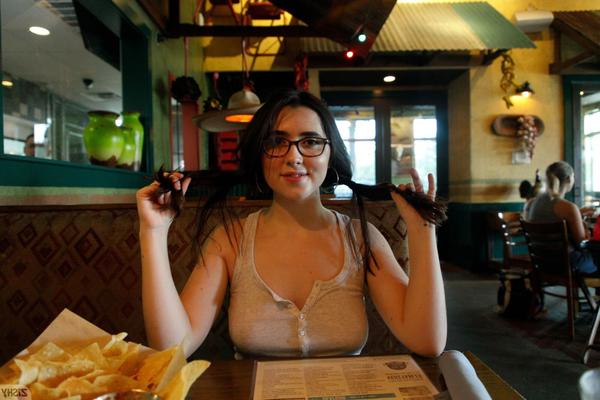 48192027 ophelia palentine found hair in food