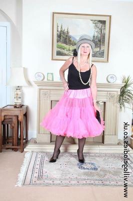 Village Ladies   Poppy in Pink