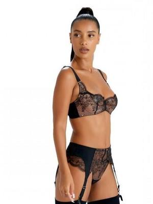 Oh so sexy lingerie models 