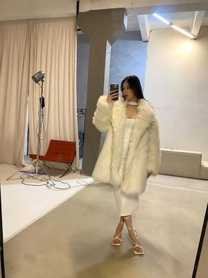 ガールズ・イン・ホワイト