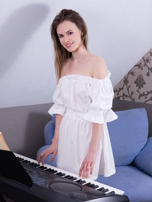 Morena Ruth F piano