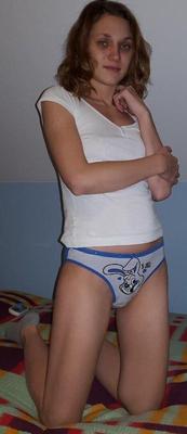 Skinny Polish Cameltoequeen Maja in rabbit undies