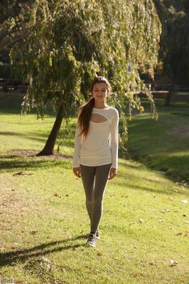 Alex Mae em Upscale Park