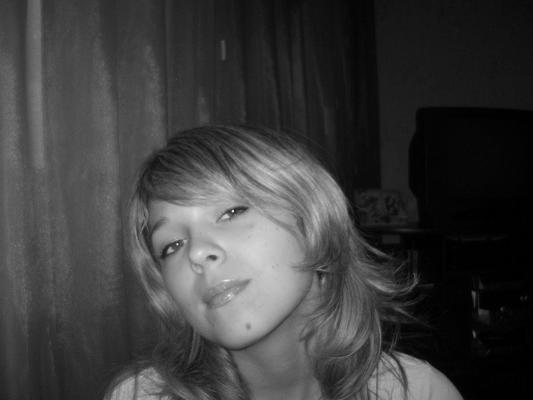 Chica amateur sola ()