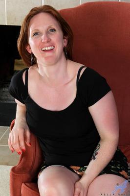 . Aella Rae. This MILF reminds me of Victoria Derbyshire
