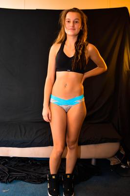 Amateur girl solo ()