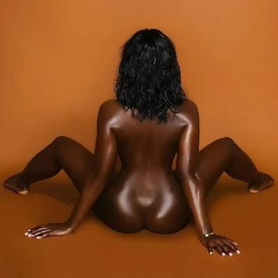 Ebony shoulders (from low postures)