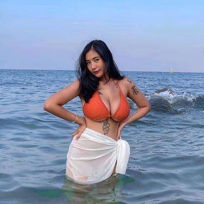 Beach Girls 