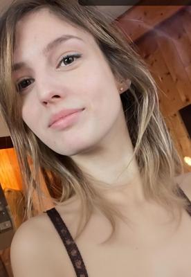 Eva Maigrichonne bcbg mais bien salope（フランスの熟女）